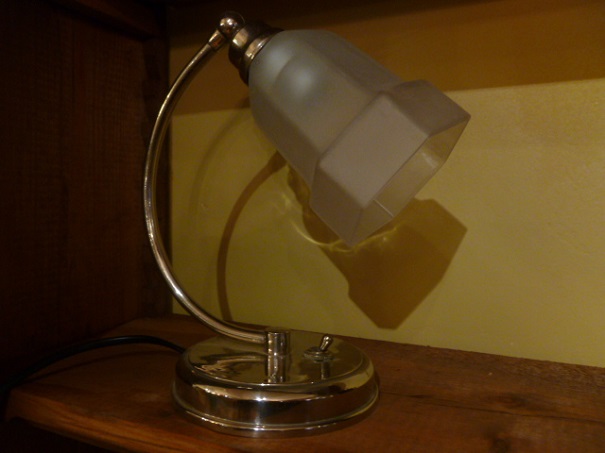 https://www.toonkamerwebshop.nl/wp-content/uploads/2017/01/toonkamer-antiek-art-deco-lamp-lampen-tafellamp-burolamp.jpg