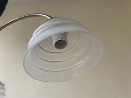 Plafondlamp 3 arms hout/verchroomd matglazen kelken  jaren 30 - Afbeelding 11