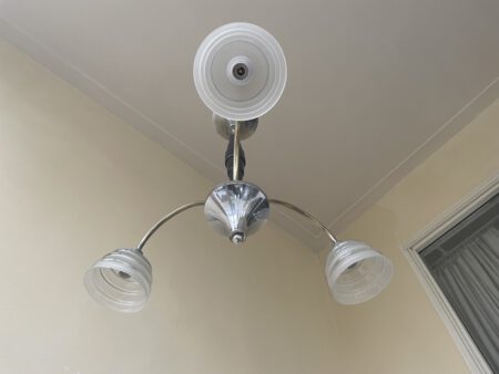 Plafondlamp 3 arms hout/verchroomd matglazen kelken  jaren 30 - Afbeelding 2