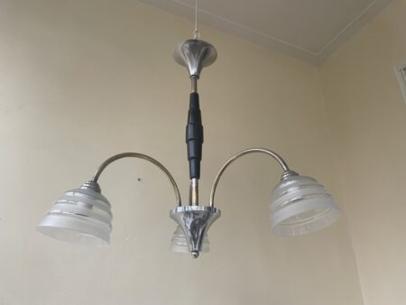Plafondlamp 3 arms hout/verchroomd matglazen kelken  jaren 30 - Afbeelding 3