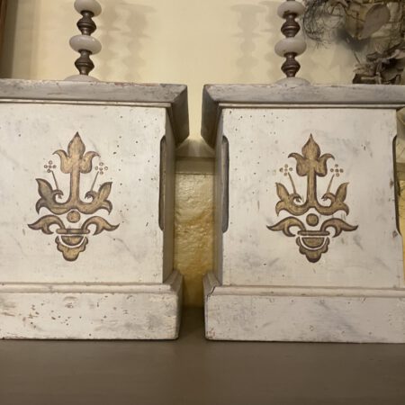 2 x Kerkzuilen Consoles Frans