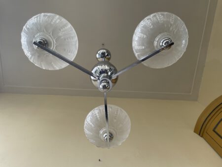 Plafondlamp 3 arms mat glazen Schalen verchroomde pendel Art Deco jaren 30 - Afbeelding 2