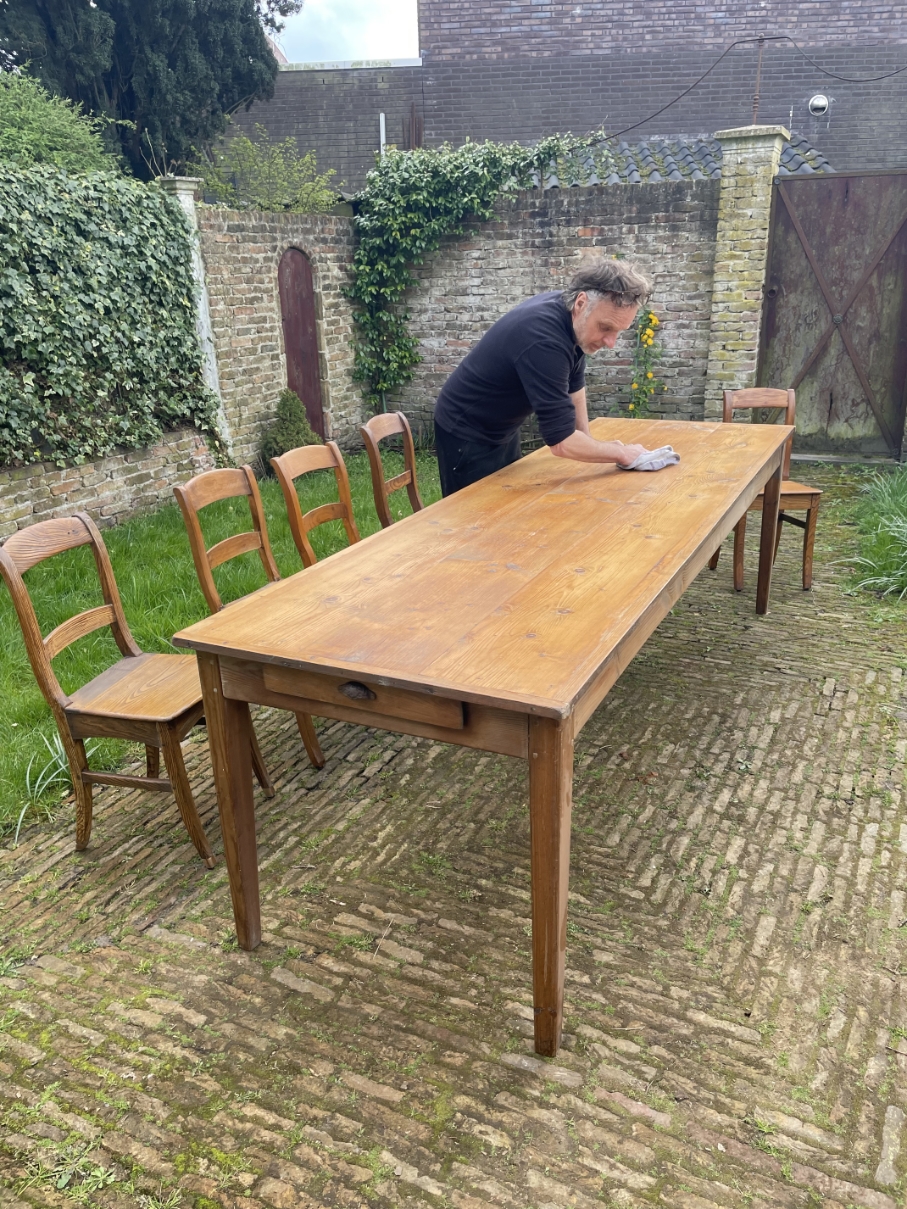 https://www.toonkamerwebshop.nl/wp-content/uploads/2023/04/lange-tafel-eettafel-Frans-brocanteur-antiek-ebinist-www.toonkamerwebshop.nl_.jpg