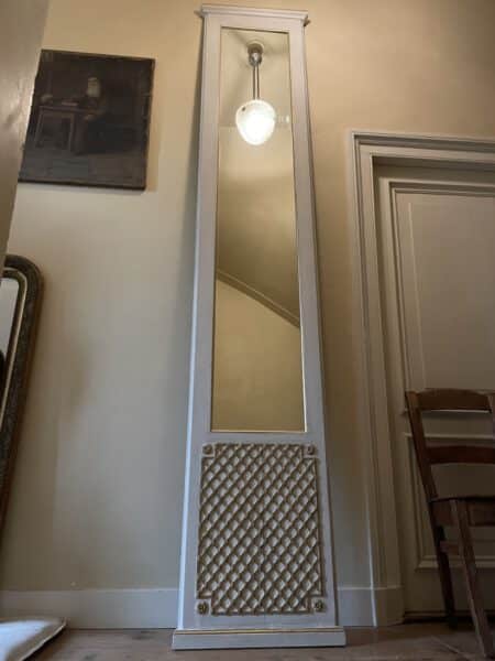 19e eeuwse Smalle Spiegel Louis Sieze Stijl  284 cm.