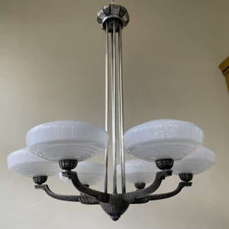 Plafondlamp 6 arms Verzilverde Pendel Clichyglazen Kelken jaren 40