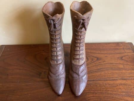Solid antique wooden boots (victorian) - Afbeelding 3