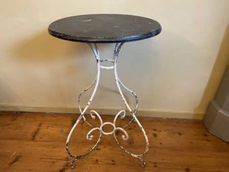 Tafel Art Nouveau 1890 met Faux Marbre Handgesmeed