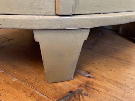 Oud Hollandse Hoekkast met bolle deuren - Afbeelding 10
