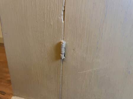 Oud Hollandse Hoekkast met bolle deuren - Afbeelding 11
