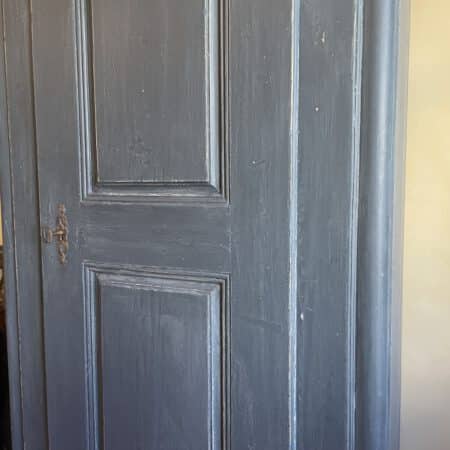 18e eeuwse Hoge Kast Kledingkast Keukenkast 240 cm.