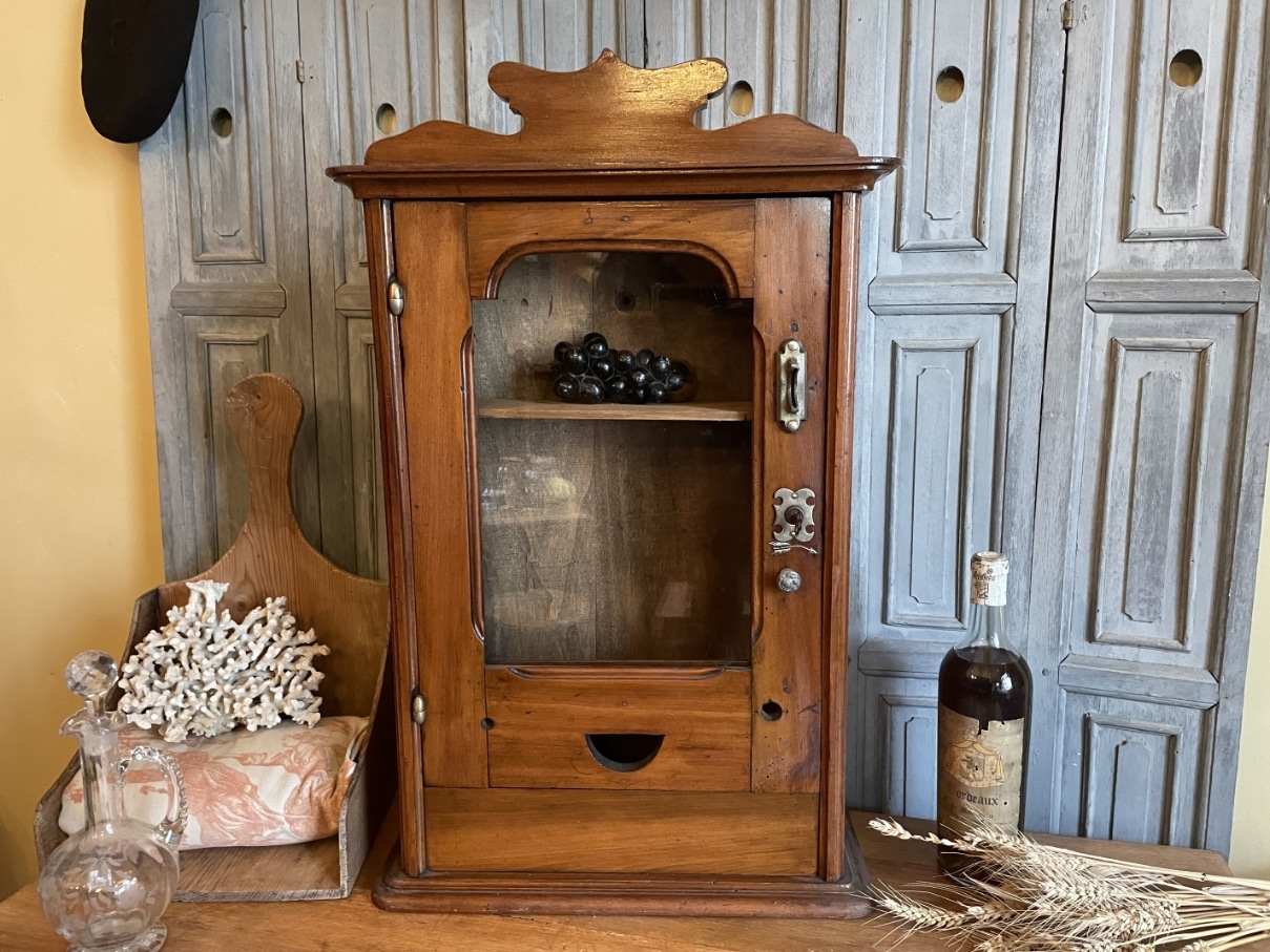 (Hang) Vitrinekastje Wandautomaat 1900