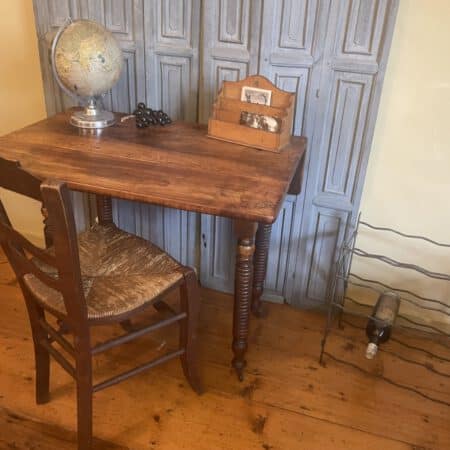 Hangoortafel Sidetable Notenhout
