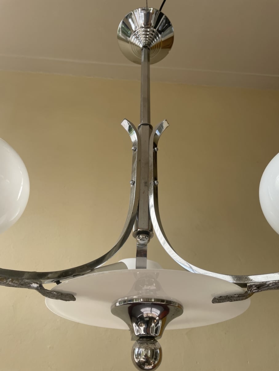 https://www.toonkamerwebshop.nl/wp-content/uploads/2025/09/hanglamp-3-arms-Lamp-chroom-glas-Plafondlamp-Artdeco-Frans-www.toonkamerwebshop.nl_.jpg