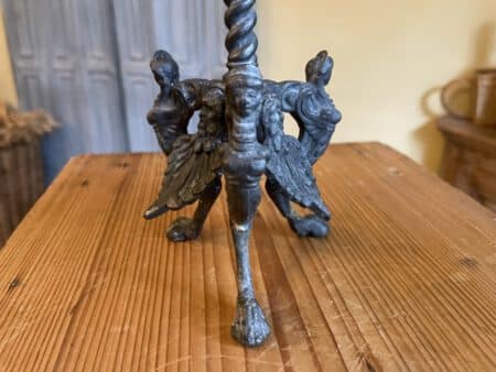 Kandelaar met Mytische figuren19e eeuws - Afbeelding 7