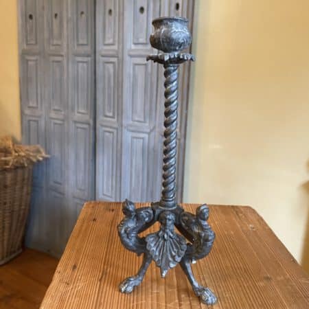 Kandelaar met Mytische figuren19e eeuws