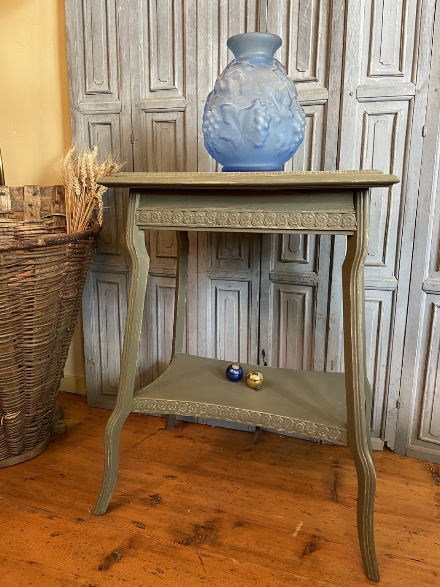 https://www.toonkamerwebshop.nl/wp-content/uploads/2025/09/tafeltje-bijzettafeltje-marmar-artdeco-vaas-vase-mand-plukmand-www.toomkamerwebshop.nl_.jpg