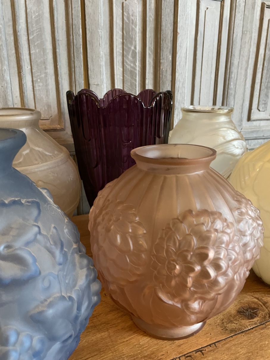 https://www.toonkamerwebshop.nl/wp-content/uploads/2025/10/vaas-vase-artdeco-French-glass-wwwtoonkamerwebshop.nl_.jpg