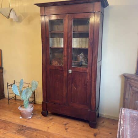Boekenkast Vitrinekast Servieskast