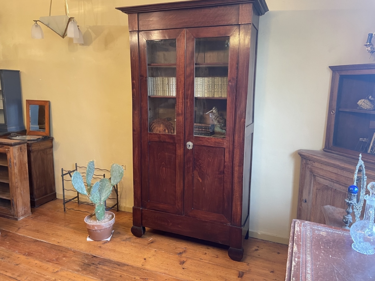 Boekenkast Vitrinekast Servieskast