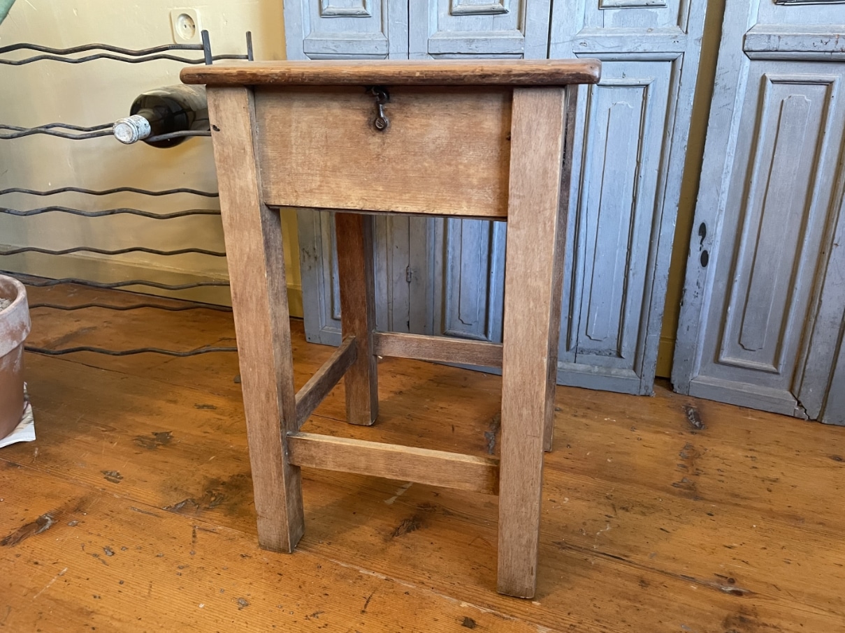 Bijzettafeltje Krukje met deksel