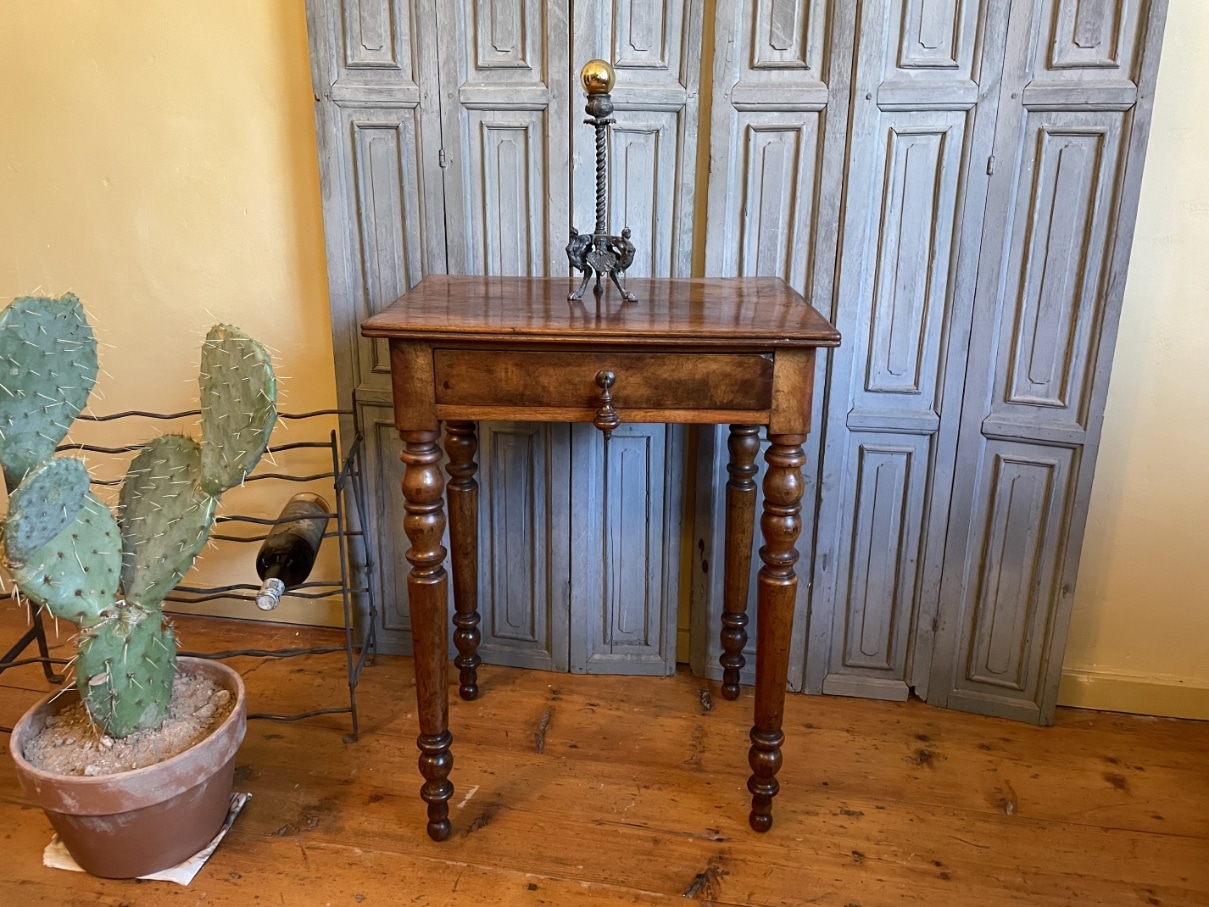 Tafeltje Bijzettafeltje Notenhout