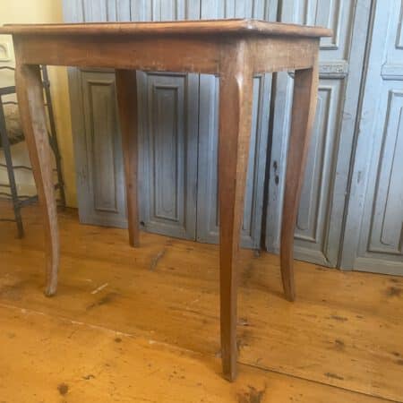 Tafeltje Bijzettafeltje