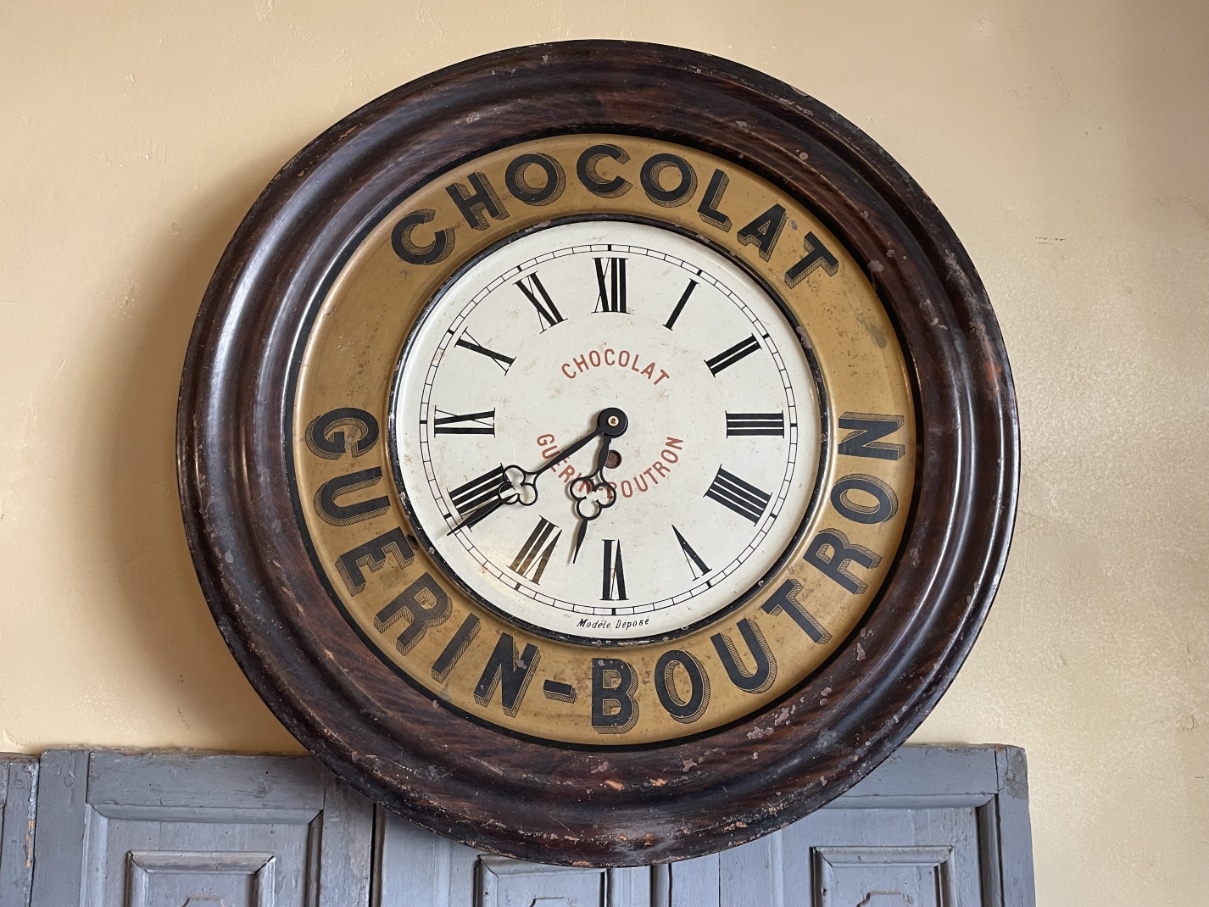 Wandklok Klok Guerin Boutron Chocolat