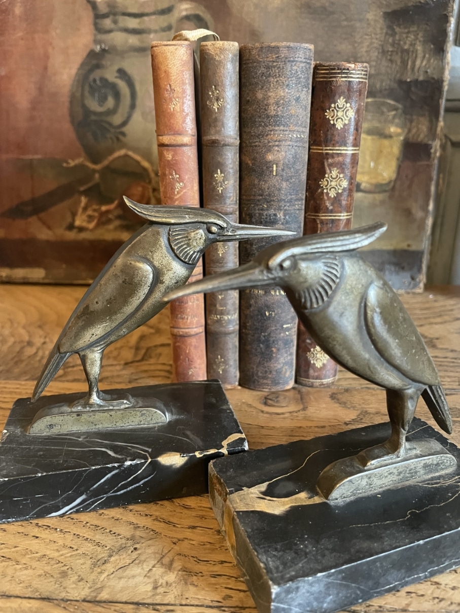 https://www.toonkamerwebshop.nl/wp-content/uploads/2026/05/bookends-boekensteunen-art-deco-1930-Frans-vogel-specht-ijsvogel-mareguyne-brons-marmer-www.toonkamerwebshop.nl-2-1.jpg
